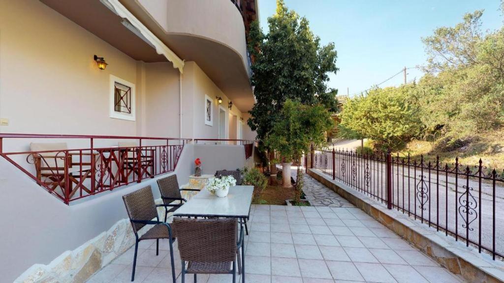 Apollon - Fivos Aparthotel Sívota Екстериор снимка